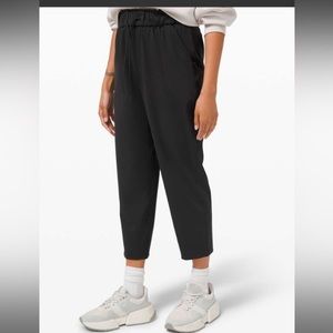 NWT Lululemon Keep Moving Crop 23” Size 4